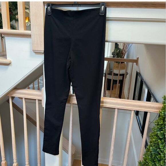 Equestrian Brand Pull on Slim Pants with Button Row at the Cuffs in Black M - Picture 6 of 11